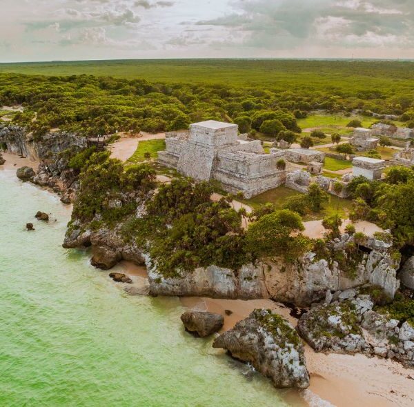 Zone archéologique de Tulum vue du ciel