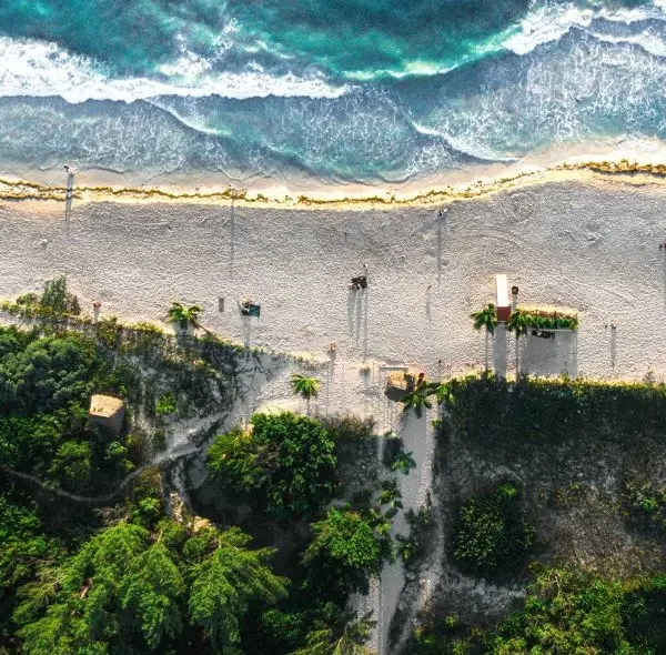 Magnifique vue du ciel d'une plage à Playa del Carmen